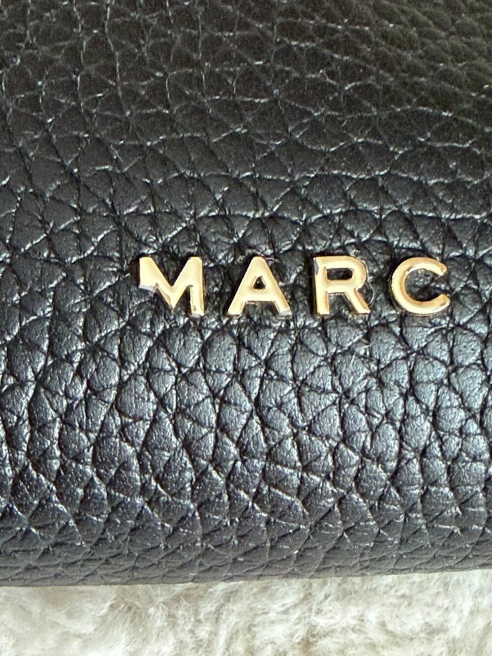 Marc Jacobs Groove Medium Bifold Black Leather With Gold Hardware Wallet - Picture 3 of 13